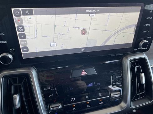 Used 2022 Kia Sorento EX w/ Panoramic Sunroof Package image 16