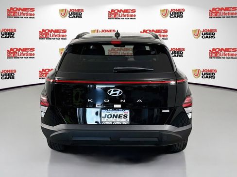 Certified 2025 Hyundai Kona SEL AWD/4WD image 14