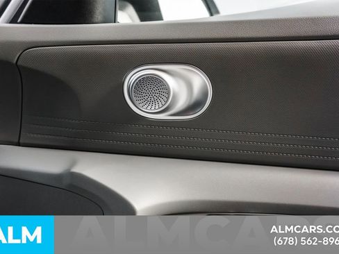 Used 2025 Hyundai Elantra SE image 39