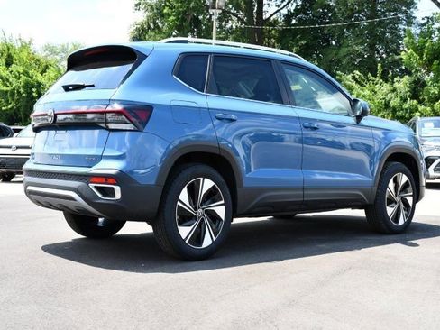 New 2025 Volkswagen Taos SE image 7