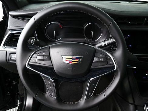 New 2025 Cadillac XT5 Premium Luxury image 9