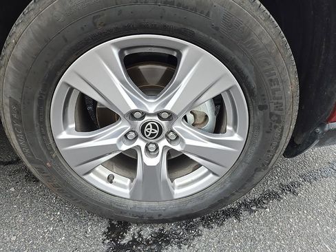 Used 2025 Toyota RAV4 XLE image 35