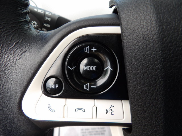 Used 2017 Toyota Prius Four w/ Premium Convenience Package FWD image 17