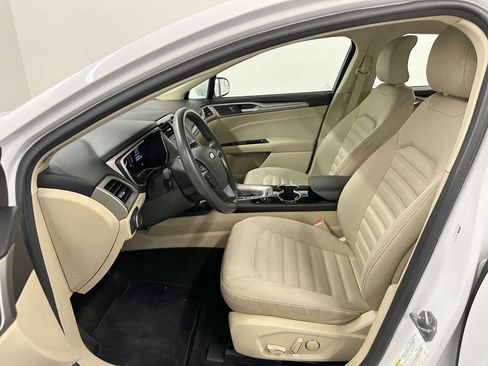 Used 2016 Ford Fusion SE image 9