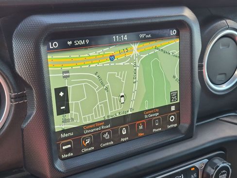 Used 2020 Jeep Gladiator Overland AWD/4WD image 23