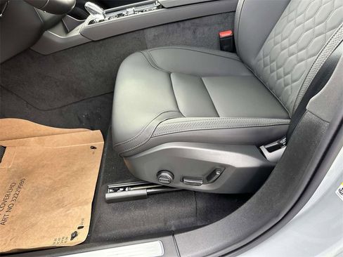 New 2026 Volvo XC90 B6 Plus w/ Protection Package Premier AWD/4WD image 16