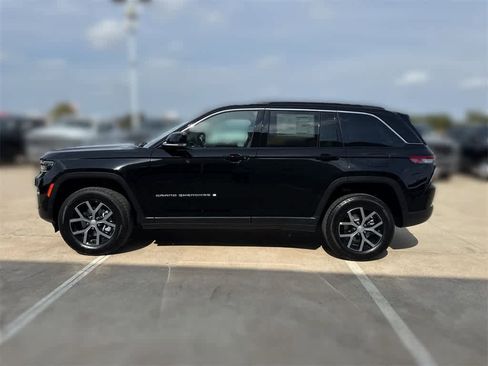 New 2025 Jeep Grand Cherokee Limited image 3