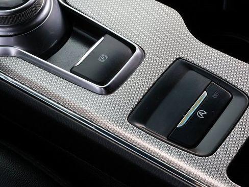 Used 2021 Ford Edge ST image 16