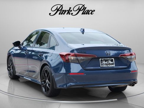 Used 2025 Honda Civic Sport image 3