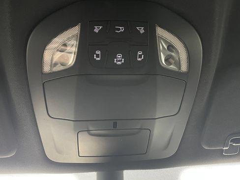 Used 2025 Chrysler Pacifica Select FWD image 22