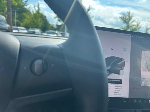 Used 2023 Tesla Model Y Long Range AWD/4WD image 27