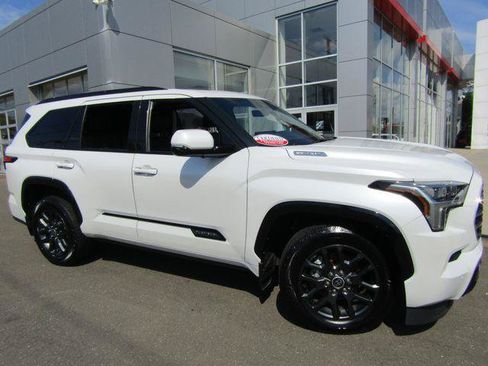Certified 2023 Toyota Sequoia Platinum AWD/4WD image 1