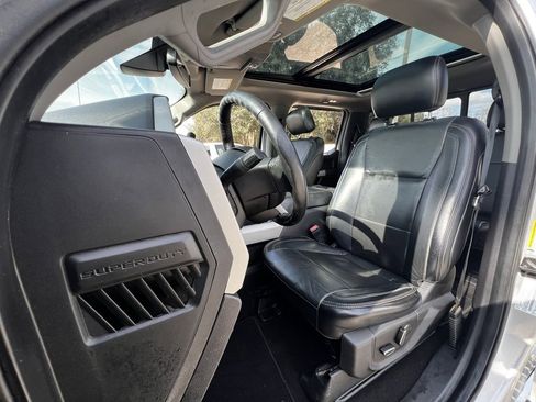 Used 2019 Ford F250 Lariat w/ Lariat Ultimate Package image 12