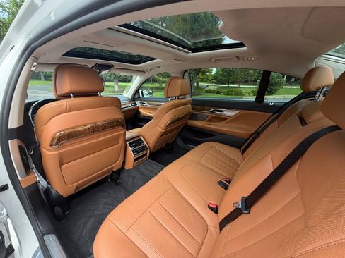 Used 2016 BMW 740i RWD image 8
