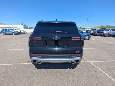 Used 2025 Chevrolet Traverse Z71 w/ Driver Confidence Package image 4