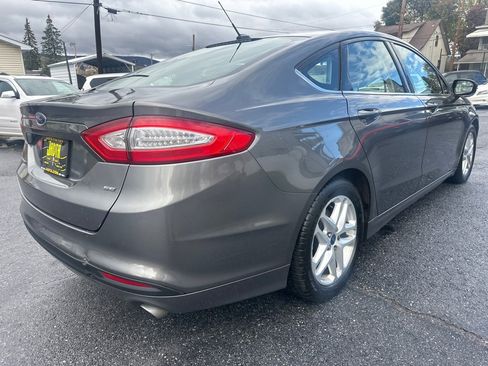 Used 2014 Ford Fusion SE image 3