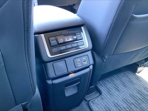 Certified 2026 Subaru Ascent Premium AWD/4WD image 10