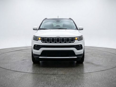 Used 2025 Jeep Compass Limited image 2