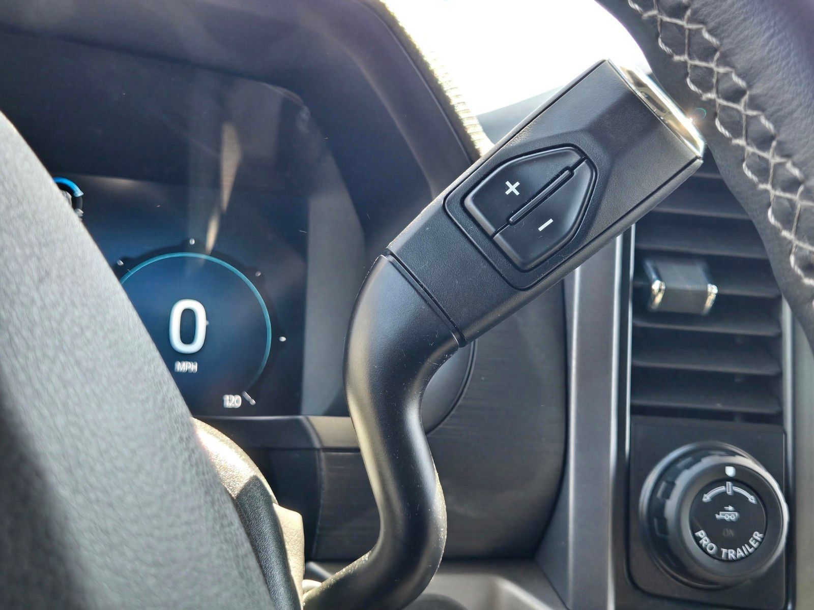 Used 2024 Ford F150 XLT RWD image 21