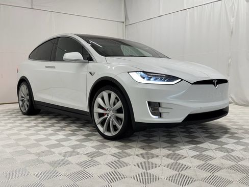 Used 2016 Tesla Model X P100D image 2