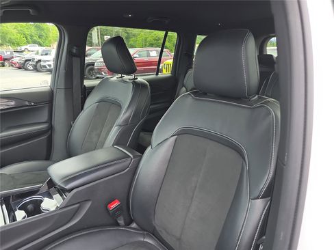 Used 2022 Jeep Grand Cherokee L Laredo AWD/4WD image 20