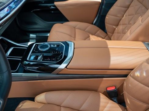 Used 2023 BMW 740i w/ Parking Assistance Package image 30