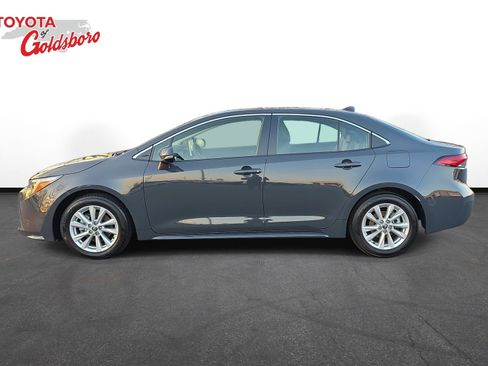 Used 2025 Toyota Corolla XLE image 8