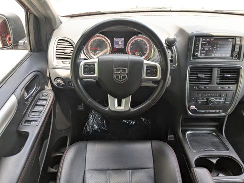 Certified 2019 Dodge Grand Caravan GT FWD image 15