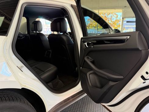 Used 2017 Porsche Macan S image 49