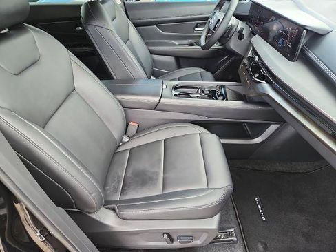 Certified 2025 Nissan Murano SV FWD image 13