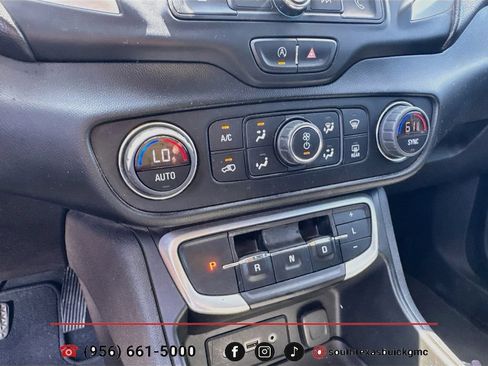 Used 2022 GMC Terrain SLE w/ Driver Convenience Package FWD image 17