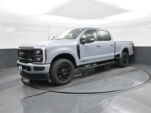 New 2026 Ford F250 Lariat w/ Black Appearance Package image 21