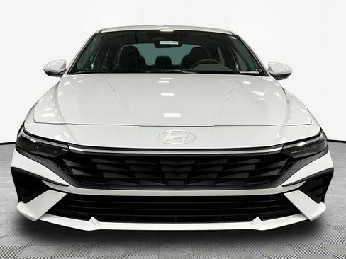 Used 2024 Hyundai Elantra SEL FWD image 2