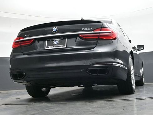 Used 2017 BMW 750i xDrive AWD/4WD image 32