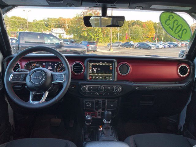 Used 2023 Jeep Wrangler Unlimited Rubicon AWD/4WD image 12
