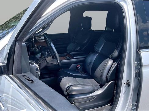 Used 2019 Lincoln Navigator L Select w/ Technology Package RWD image 25