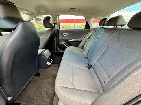 Used 2025 Kia K4 FWD image 36
