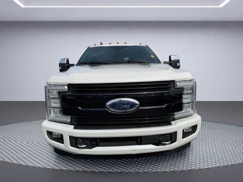 Used 2019 Ford F350 Platinum w/ Platinum Ultimate Package AWD/4WD image 15