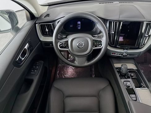 Used 2025 Volvo XC60 B5 Plus AWD/4WD image 23