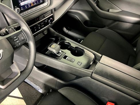 Certified 2026 Nissan Rogue S FWD image 18
