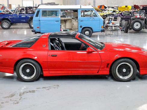 Used 1988 Pontiac Firebird Trans Am RWD image 29