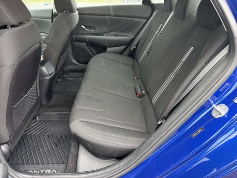 Used 2022 Hyundai Elantra SEL FWD image 28