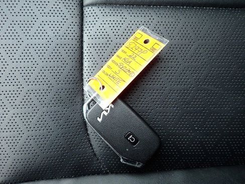 Used 2022 Kia Sorento S image 30