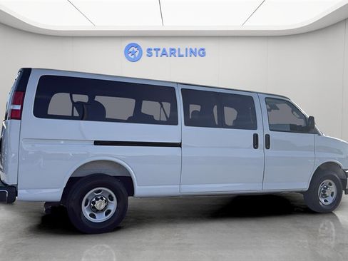 Used 2025 Chevrolet Express 3500 LT w/ LT Preferred Equipment Group image 10