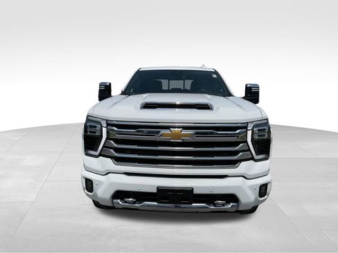 Used 2024 Chevrolet Silverado 3500 High Country AWD/4WD image 3
