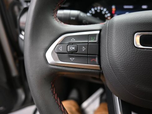 Used 2023 Jeep Compass Trailhawk image 12