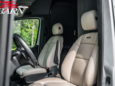Used 2020 Mercedes-Benz Sprinter 2500 image 24