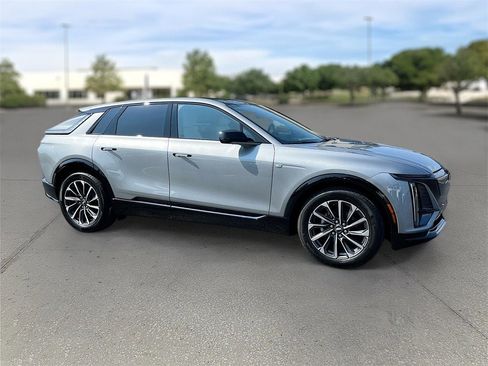 New 2026 Cadillac Lyriq Sport image 1