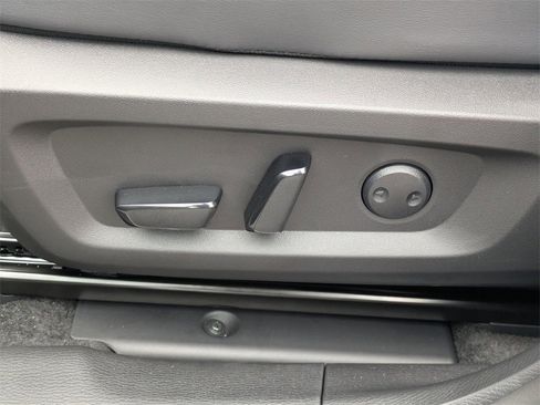 New 2025 Mitsubishi Outlander SE image 22