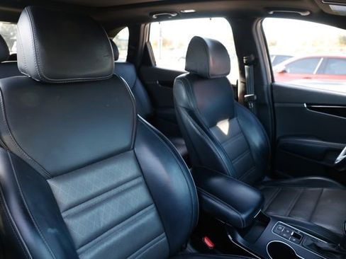 Used 2017 Kia Sorento SX image 21